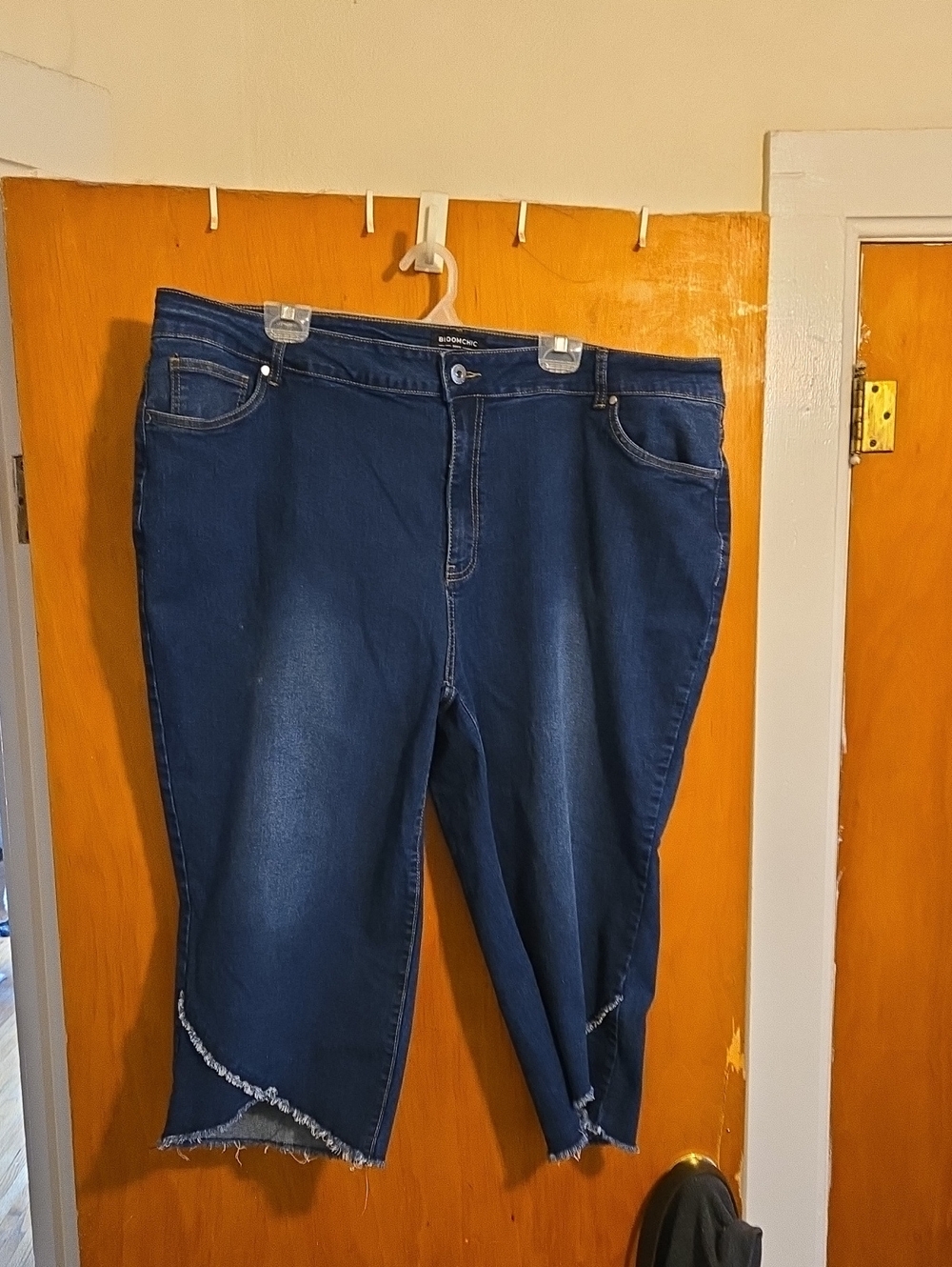 Bloomchic Capri